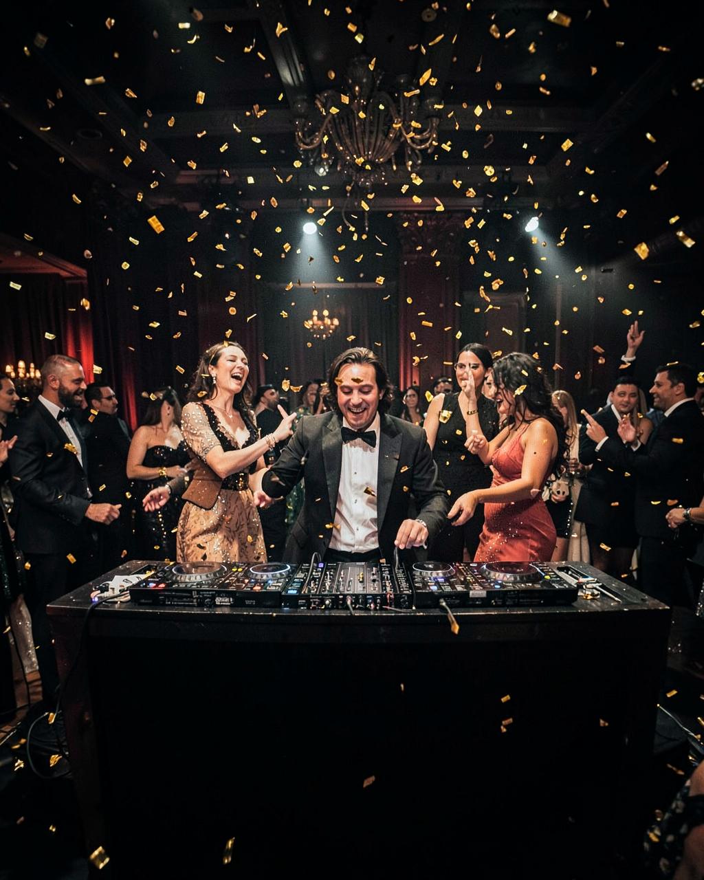 DJ & Show